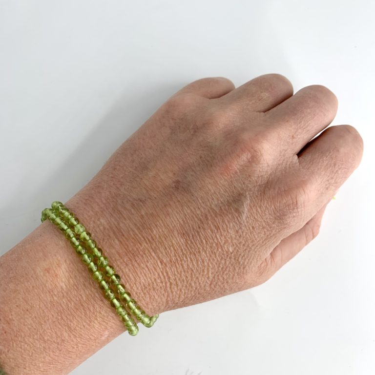 Peridot Faceted Rounds Approx 4mm Beads 38cm Strand - Image 3