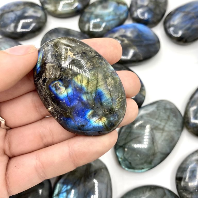 Labradorite Palmstone Approx 50 x 40 x 10mm - Image 4