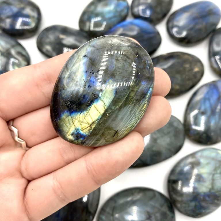 Labradorite Palmstone Approx 50 x 40 x 10mm - Image 5