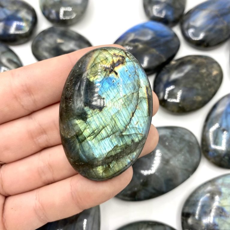 Labradorite Palmstone Approx 50 x 40 x 10mm - Image 6