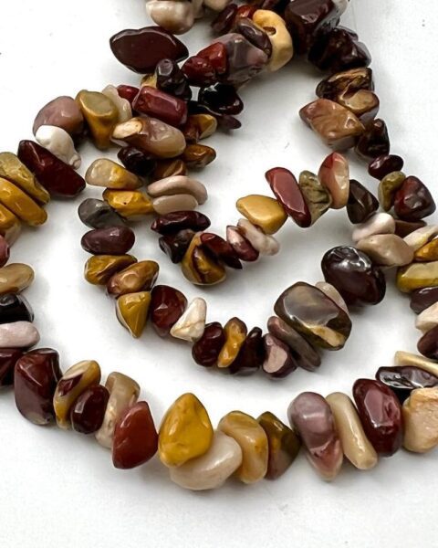 Mookaite Chips Approx 5 - 8mm Approx 78cm Strand