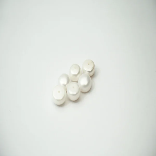 Freshwater Cultured Cream Button Pearl Approx 9 - 9.5mm Half Drilled 3 Pairs - Image 3