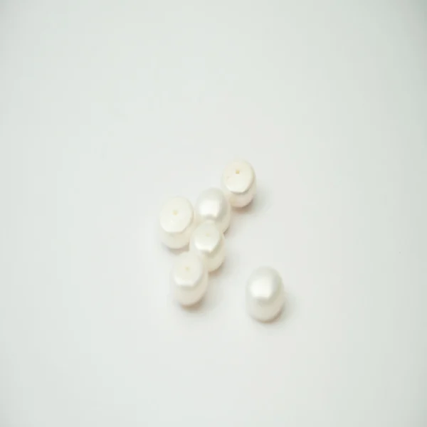 Freshwater Cultured Cream Button Pearl Approx 9 - 9.5mm Half Drilled 3 Pairs - Image 4