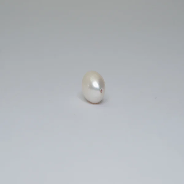 Freshwater Cultured Cream Mixed Size & Shape Approx 6-10mm Half Drilled Pearls 10g Pack (Approx 20 pcs) - Image 3