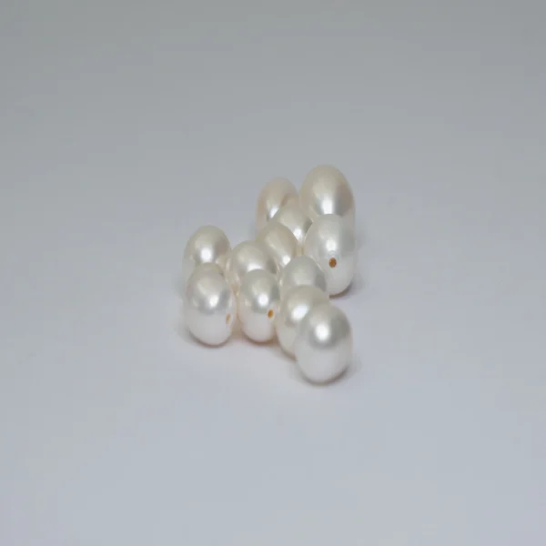 Freshwater Cultured Cream Mixed Size & Shape Approx 6-10mm Half Drilled Pearls 10g Pack (Approx 20 pcs) - Image 4