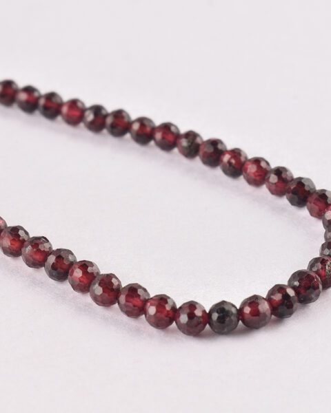 Garnet Faceted Round Approx 4mm Beads Approx 38 cm Strand