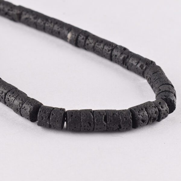 Lava Rock 3x6mm Tyre 38 cm Strand