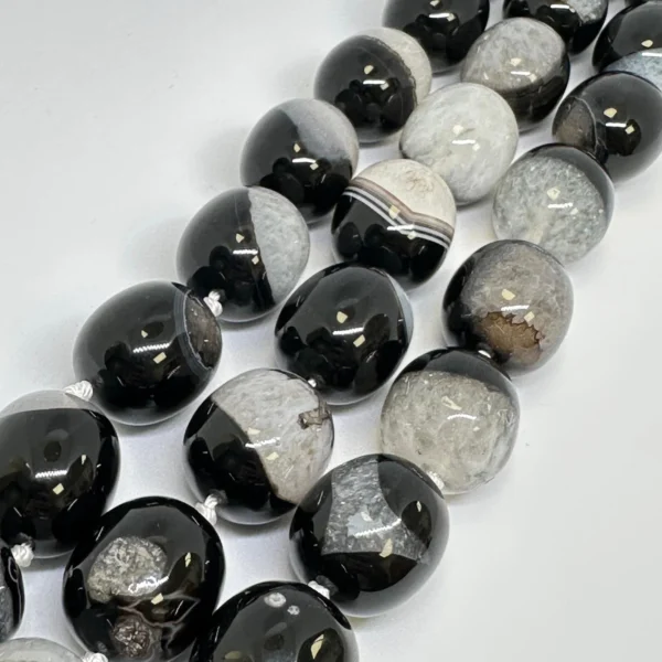 Dyed Agate Black/White Elongated Round Approx 20mm Beads Approx 21cm Strand - Image 4
