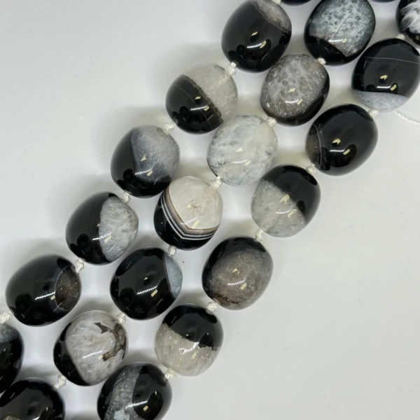Dyed Agate Black/White Elongated Round Approx 20mm Beads Approx 21cm Strand - Image 2