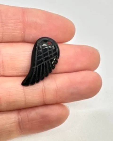 Black (dyed) Agate Wing Pendant Approx 24mm 1pc