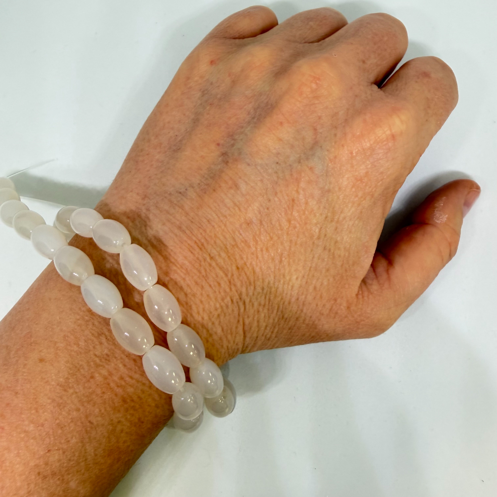 White (dyed) Agate Smooth Rice Beads Approx 8 x 12mm 38cm Strand - Image 3