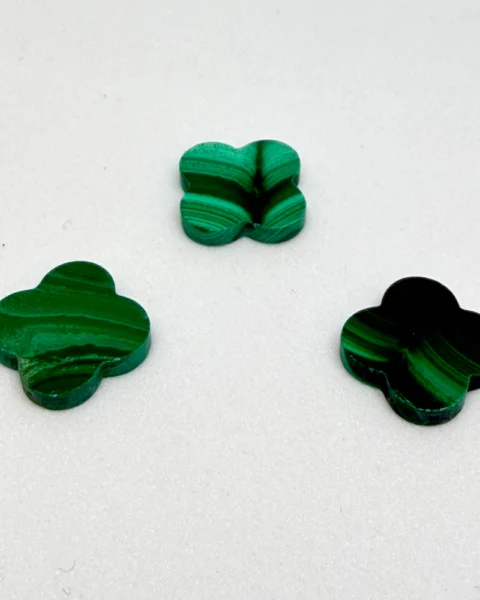 Malachite Flat Quatrefoil 12 x 12 x 2mm 3pc Pack