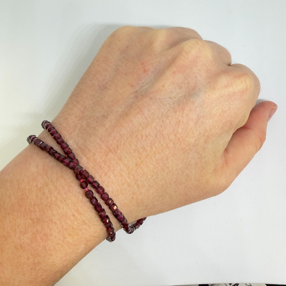 Red Garnet Faceted Cube Beads Approx 3 x 3mm 38cm Strand - Image 3